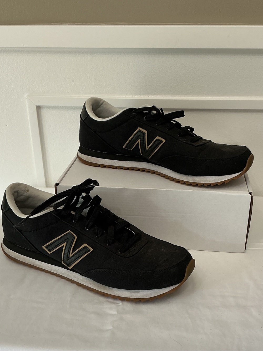 New Balance Men’s Black & White Low-Profile Sneakers